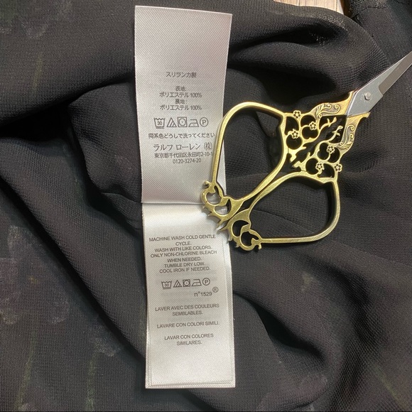 RALPH LAUREN Womens Black Front Ruffled Pleated Floral Print blouse
Size 14 - Picture 13 of 16